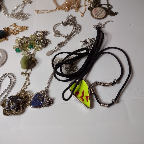Lot Of 30 Pendant Necklaces - Picture 5 of 16